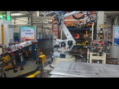 ER210-2700 Σχηματισμός καπό του κινητήρα με ρομπότ ER210-2700